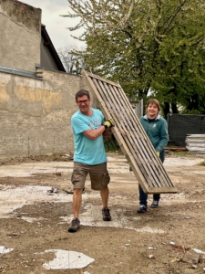 Helfer auf der Baustelle 1